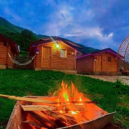 Dedushi Guesthouse &Wood Cabins-Camping Place Gusinje Exterior foto